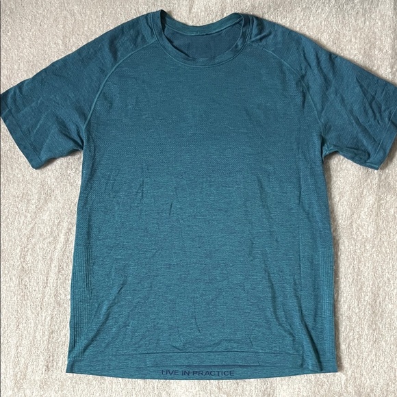 lululemon athletica Other - Men’s Lululemon Tshirt